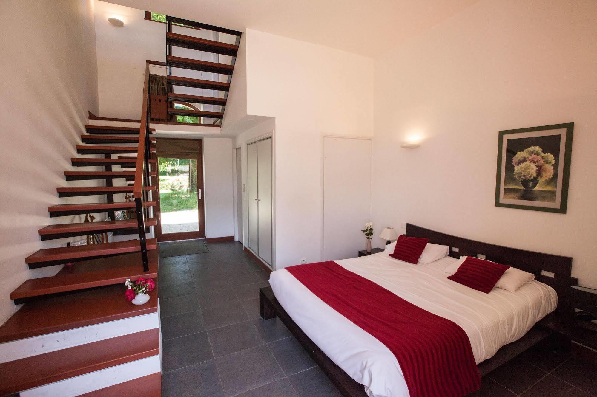 Chateau De Bellefontaine - Teritoria 4*